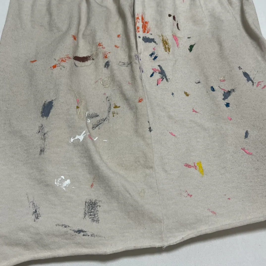 More details GALLERY DEPT. INSOMNIA SHORTS/WHITE English mud-dyed and ink-splashed shorts, off-white S-XL, super comfortable and breathable fabric, liberating the lower body, heavy wash, mud-dyed and distressed, super complex ink-splashed graffiti